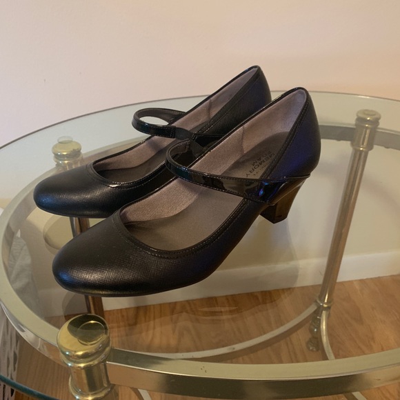 Mary-Jane Style Leather Dress Shoes - Picture 2 of 3